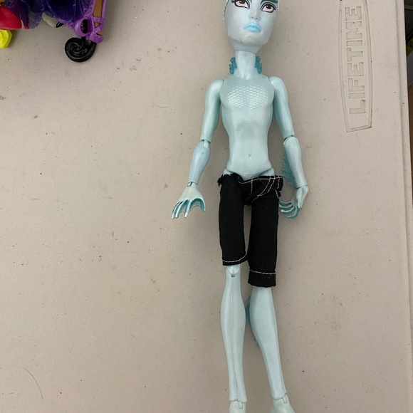 Monster High Gil Gillington Doll - Picture 1 of 6